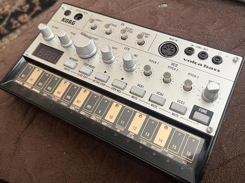 Volca Bass 1, Muziek en Instrumenten, Synthesizers, Zo goed als nieuw, Overige aantallen, Korg, Met midi-aansluiting, Ophalen of Verzenden