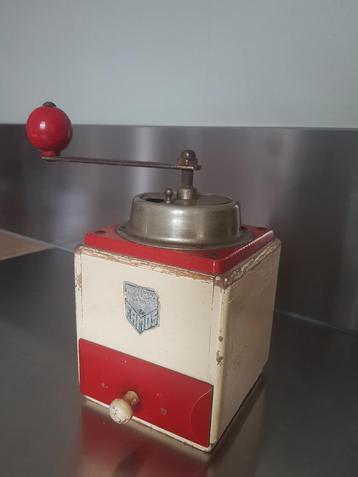 FAMOS - Koffiemolen Vintage jaren 50-60 beschikbaar voor biedingen