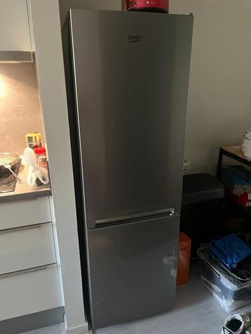 refrigerator&freezer / koelkast & vriezer combi 170cm beko beschikbaar voor biedingen