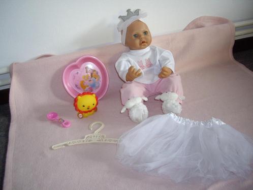 baby anabel interactief met acc, Kinderen en Baby's, Speelgoed | Poppen, Zo goed als nieuw, Babypop, Ophalen of Verzenden