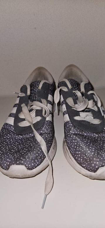 leuke adidas sneakers maat 39,3 voor maar € 7,50 beschikbaar voor biedingen