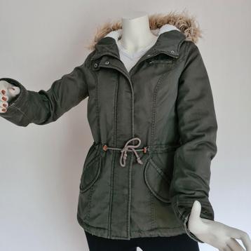 "ONLY" Parka, legergroen met capuchon. Mt. S.Als nieuw.  beschikbaar voor biedingen