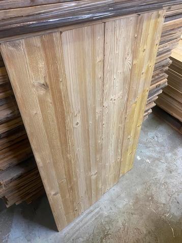 { Vuren hout timmer hout } wandbekleding 168x11x1,8 beschikbaar voor biedingen