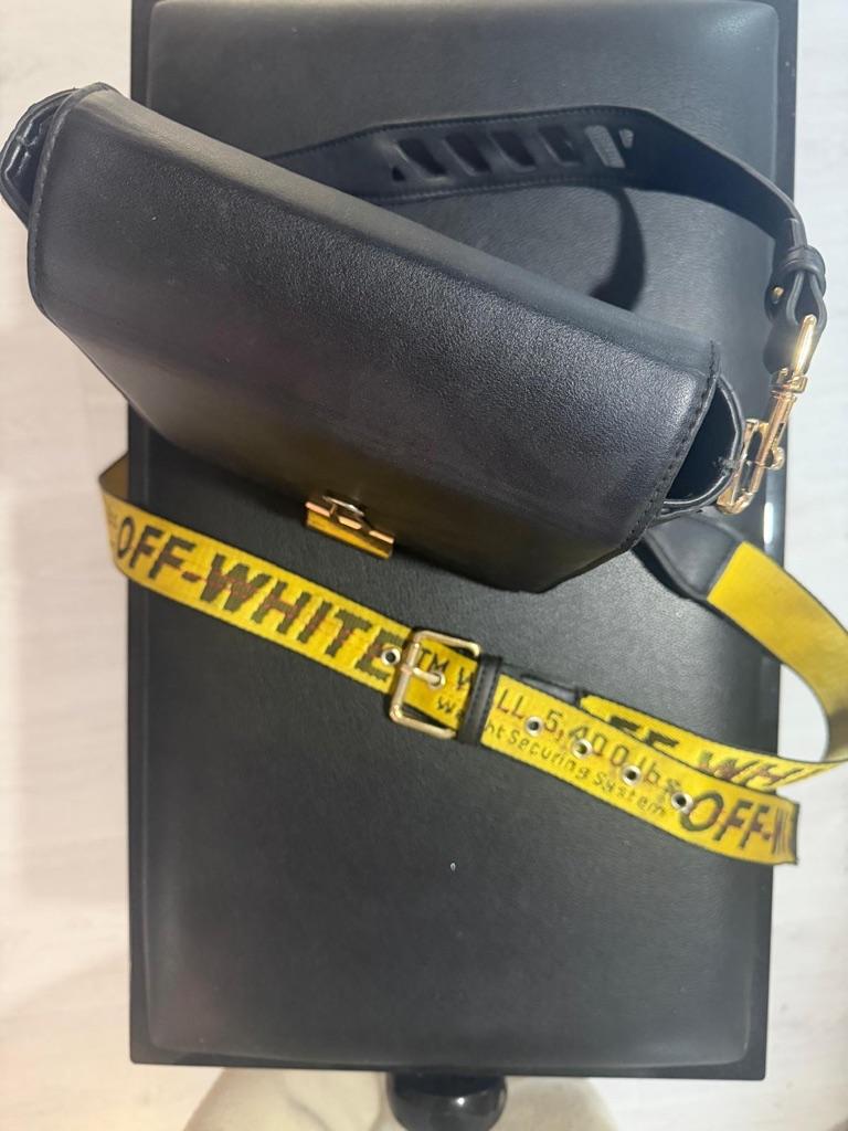 Off-White flap bag 110Euro!, Ophalen of Verzenden, Gebruikt, Zwart, Schoudertasje