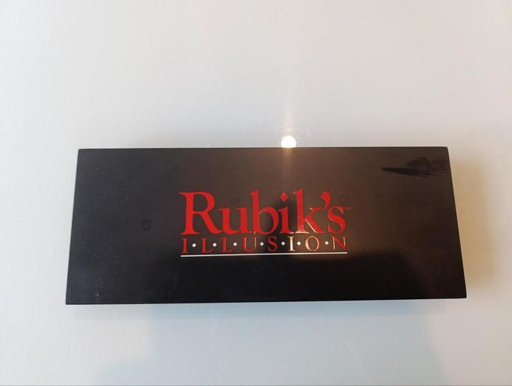 Rubik's Illusion Strategie Spel, Hobby en Vrije tijd, Gezelschapsspellen | Bordspellen, Zo goed als nieuw, Een of twee spelers