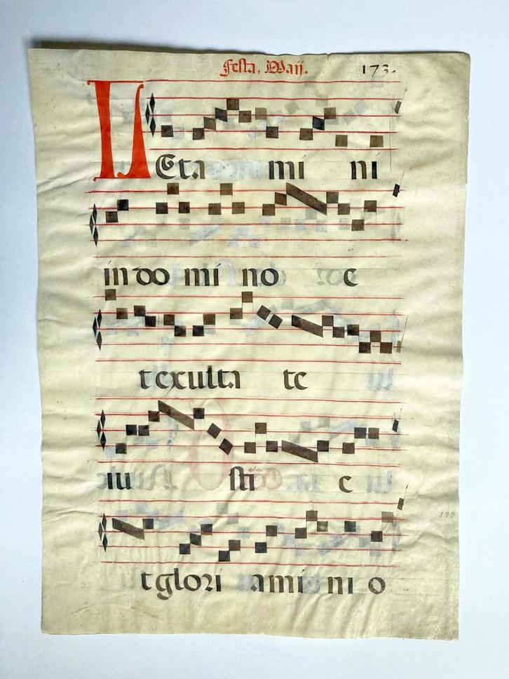 Gregoriaans muziekblad, tweezijdig blad uit antifonarium, Antiek en Kunst, Antiek | Religie, Ophalen