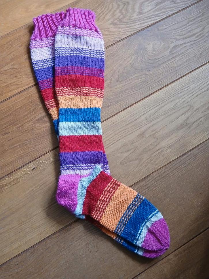 Gebreide kniekousen. 75% wol. 38/39, Kleding | Dames, Sokken en Kousen, Nieuw, Sokken en Kniesokken, Verzenden