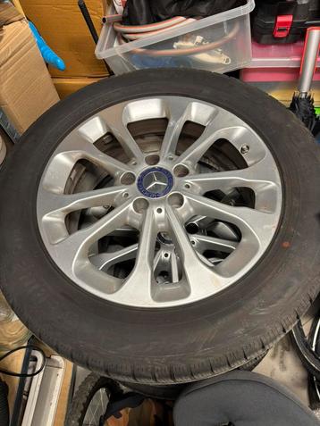 Velgen 17 inch mercedes GLA winterbanden beschikbaar voor biedingen