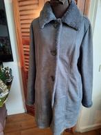 Jas grijs maat 44 fluffy  binnenkant suedine, Kleding | Dames, Ophalen of Verzenden, Zo goed als nieuw, Maat 42/44 (L), Grijs