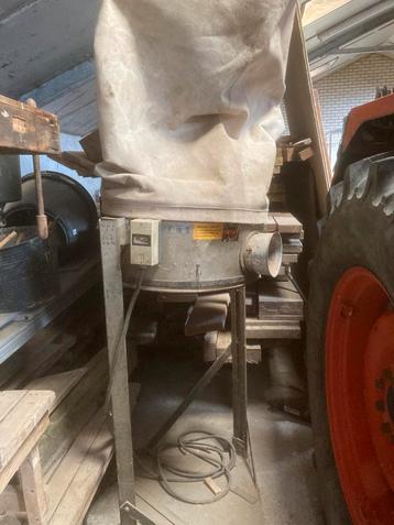 Afzuiger beschikbaar voor biedingen