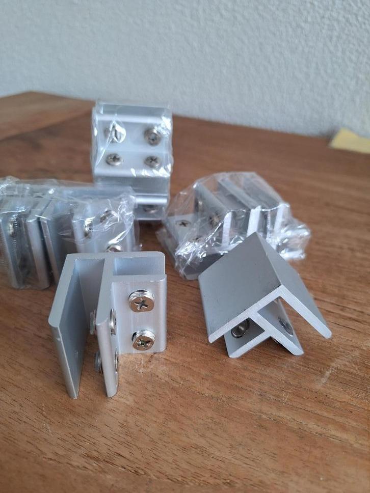 hoekverbinding voor glas, Doe-het-zelf en Verbouw, IJzerwaren en Bevestigingsmiddelen, Nieuw, Overige typen, Minder dan 50 mm