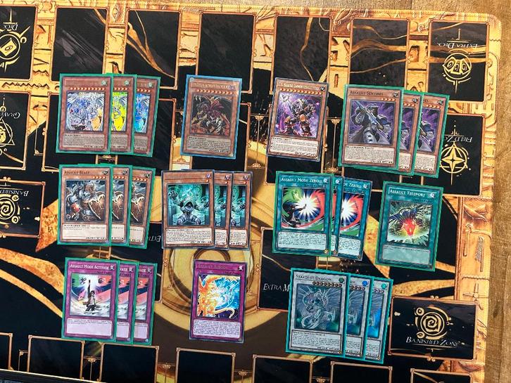 Assault Mode Deck core Yugioh, Hobby en Vrije tijd, Verzamelkaartspellen | Yu-gi-Oh!, Zo goed als nieuw, Speeldeck, Foil, Ophalen of Verzenden