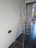Bijna GRATIS!!! Ladder. 5tredes, Doe-het-zelf en Verbouw, Ladders en Trappen, Ophalen of Verzenden