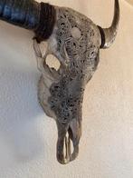 Handbewerkte runder schedel met hoorns, Ophalen, Gebruikt