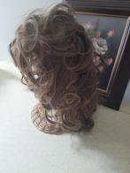 Vintage pruik, Verzamelen, Poppen, Heikant 21 Kaatsheuvel, Belle Vieille Brocante, Ophalen of Verzenden, Zo goed als nieuw