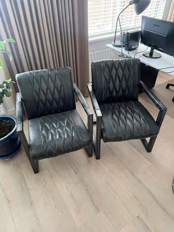 2x Industriële Zwarte Fauteuil, Huis en Inrichting, Fauteuils, Zo goed als nieuw, Overige materialen, 50 tot 75 cm, Minder dan 75 cm
