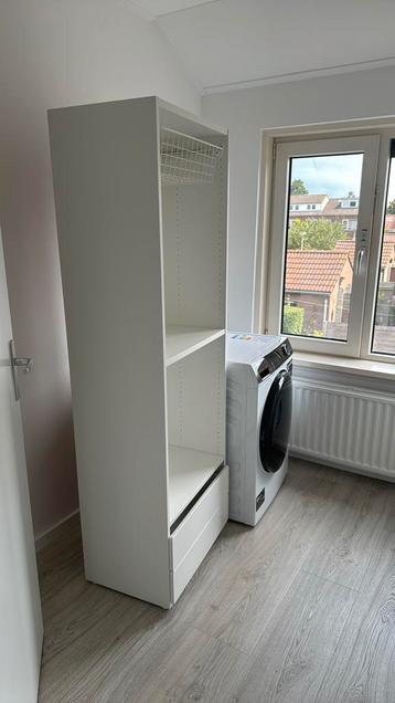 Besta kast ikea  zo goed als nieuw