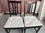 2 IKEA stoelen - Zwart met witte kussens, Huis en Inrichting, Stoelen, Ophalen, Gebruikt, Twee, Zwart