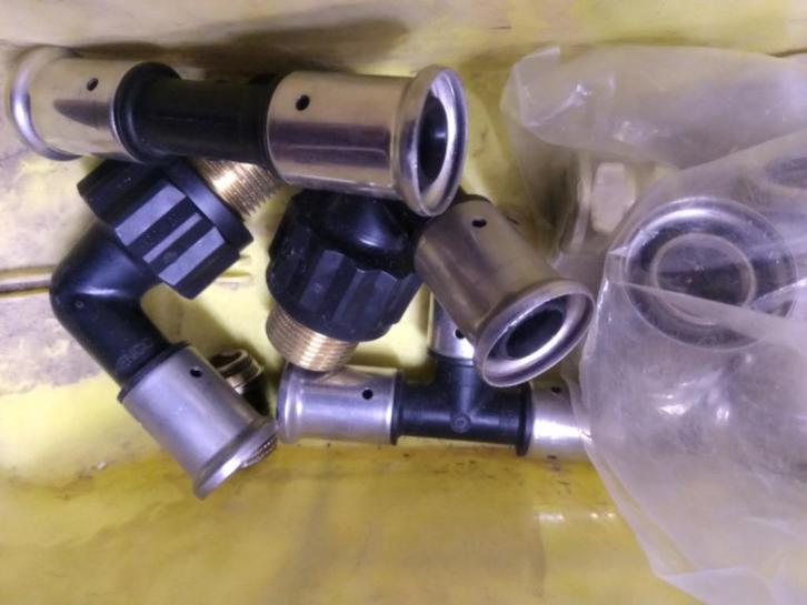 Grijpvoorraad materiaal koppelingen water en gas, Doe-het-zelf en Verbouw, Buizen en Afvoer, Nieuw, Overige typen, Overige materialen