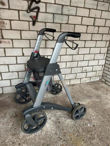 Rollator Attitude Active Acces beschikbaar voor biedingen