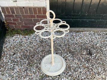 Parapluhouder beschikbaar voor biedingen