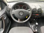 Dacia Duster 1.6 Lauréate 2wd I Airco I NAP, Auto's, Te koop, 14 km/l, Benzine, Gebruikt