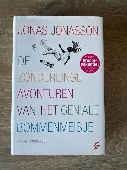 Zonderlinge avonturen van het geniale bommenmeisje –Jonasson, Boeken, Literatuur, Nieuw, Europa overig, Ophalen of Verzenden
