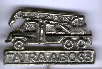 TATRA ABO63 zilverkleurig brandweerwagen speldje ( H_076 ) beschikbaar voor biedingen