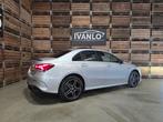 Mercedes-Benz A-klasse 250 e Premium AMG Pano Memory Sfeer 3, Auto's, Mercedes-Benz, Gebruikt, 4 cilinders, 15 kWh, Leder en Stof