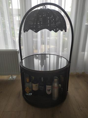 Sfeervolle Manou Rotan Bar met glasplaat en verlichting € 30 beschikbaar voor biedingen