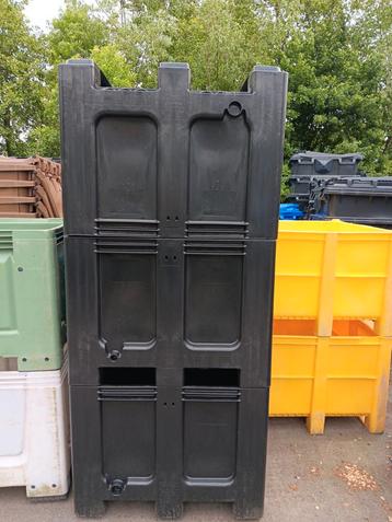 Palletbox nieuw zwart op 3 sledes beschikbaar voor biedingen