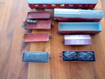 9x wagons te koop (Roco/Lima/Piko) beschikbaar voor biedingen