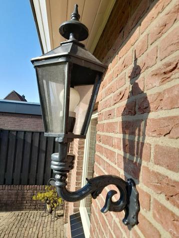 Te Koop: Gietijzeren klassieke wandlamp beschikbaar voor biedingen