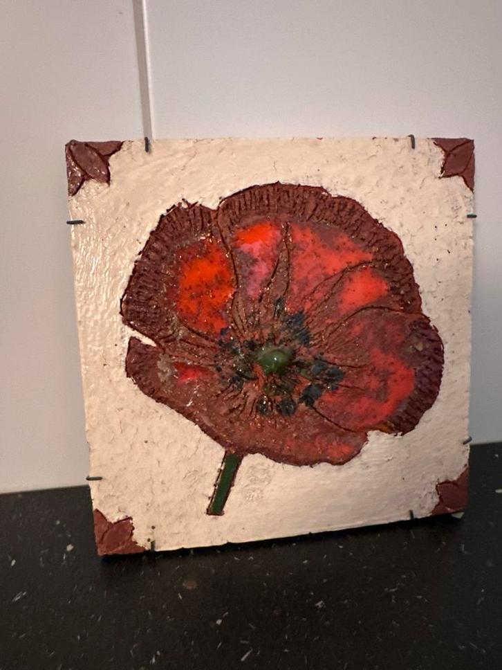 Keramiek Tegel met Bloem, Antiek en Kunst, Antiek | Wandborden en Tegels, Ophalen of Verzenden