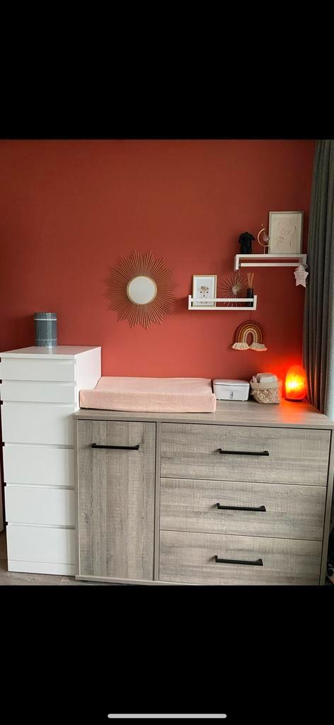 Brede commode, Kinderen en Baby's, Kinderkamer | Complete kinderkamers, Zo goed als nieuw, Jongetje of Meisje, Ophalen