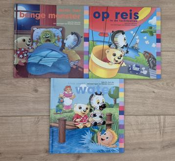 3 Hoteldebotel boekjes. 3 Titels. beschikbaar voor biedingen