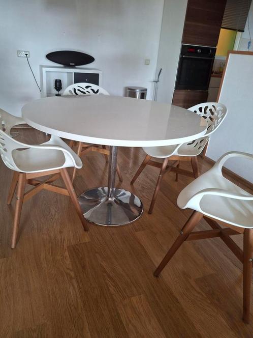 Ronde eettafel met 4 stoelen, Huis en Inrichting, Complete eetkamers, Gebruikt, Ophalen of Verzenden