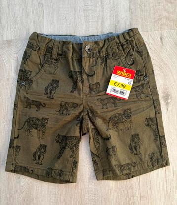 Wibra legergroen tijger panter korte broek short groen 92 beschikbaar voor biedingen