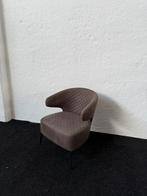Stijlvolle fauteuil met gecapitonneerde rugleuning, Huis en Inrichting, Fauteuils, Minder dan 50 cm, Minder dan 75 cm, Ophalen of Verzenden
