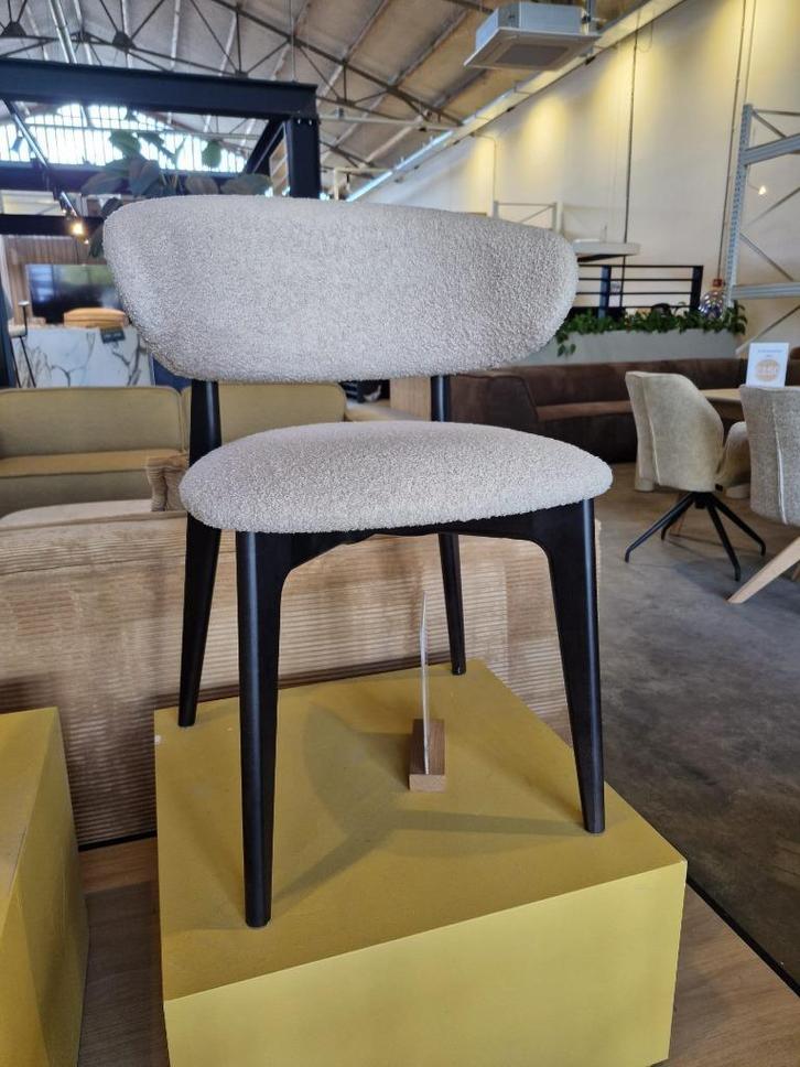 Eetkamerstoel beukenhout zwart/bouclé NIEUW, Huis en Inrichting, Stoelen, Nieuw, Vijf, Zes of meer stoelen, Hout, Stof, Zwart