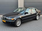 BMW E46 325xi Sedan | Handgeschakeld | 4x4 | Facelift, Auto's, Stof, Zwart, Zwart, Bedrijf