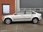 Volvo S40 2.4 Geartr. Exclusive - leder - xenon, Auto's, Gebruikt, Beige, 700 kg, Stoelverwarming