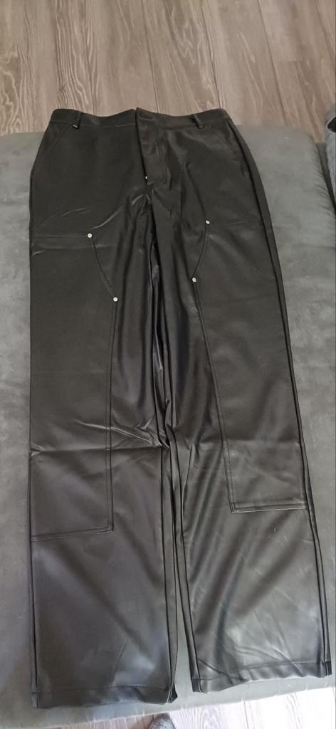 BoohooMan PU Leren Broek - Maat 46   gloedNieuw, Kleding | Heren, Broeken en Pantalons, Zo goed als nieuw, Maat 52/54 (L), Zwart