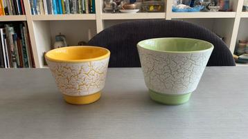 2x ADCO bloempotjes met craquelé; groen en geel; 8,5 & 10 cm beschikbaar voor biedingen