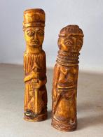 250966 Afrikaans Yoruba couple gesneden uit bot uit Nigeria, Antiek en Kunst, Kunst | Niet-Westerse kunst, Ophalen of Verzenden
