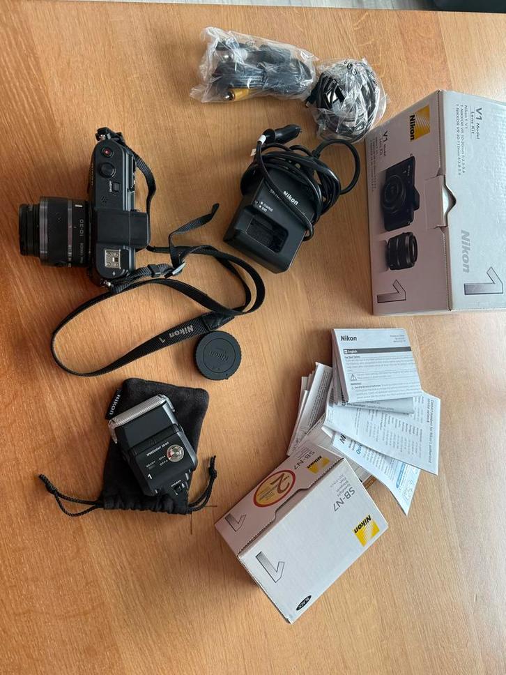 Nikon 1 V1 Camera met Flitser en Oplader, Audio, Tv en Foto, Fotocamera's Digitaal, Gebruikt, Compact, Nikon, Minder dan 4 keer