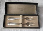Twee verzilverde vleesvorken"GERO ZILVIUM"in originele doos, Ophalen of Verzenden, Zo goed als nieuw