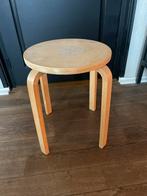 Vintage Ikea frosta kruk Alvar Aalto artek stijl, Huis en Inrichting, Krukjes, Ophalen of Verzenden, Zo goed als nieuw, Hout