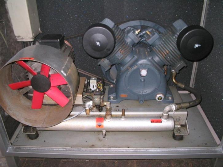 Mooie creemers 10 pk gedempt, Doe-het-zelf en Verbouw, Compressors, Gebruikt, 10 bar of meer, 100 liter of meer, 800 liter/min of meer