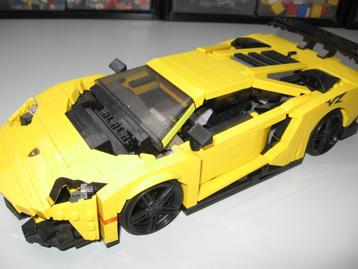 Twee model autos Super cars van bouwblokjes beschikbaar voor biedingen